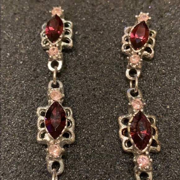 Le Chateau Earrings - Picture 6 of 8